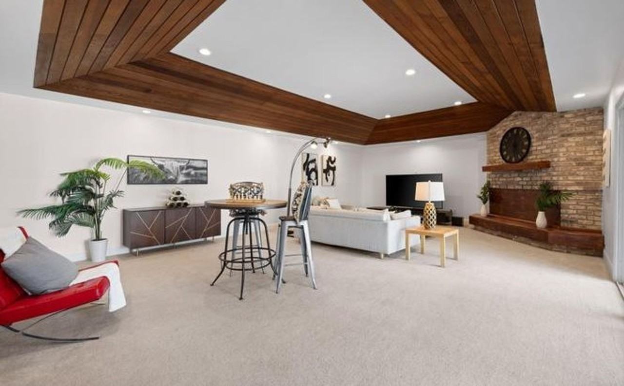 1261 Davis Ave - Photo 6 of 26