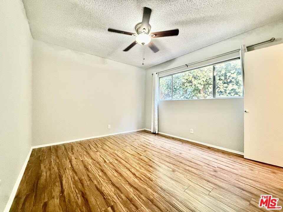 127 Loma Vista St Apt 5 - Photo 5 of 6