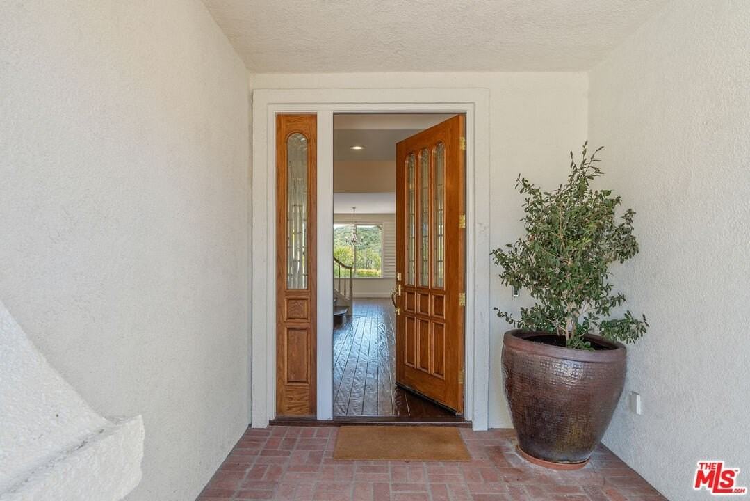 674 Via De Tierra - Photo 3 of 30