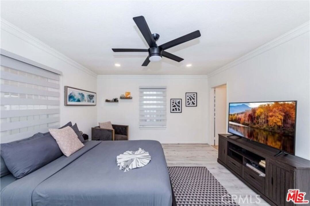 1238 S Muirfield Rd - Photo 7 of 20