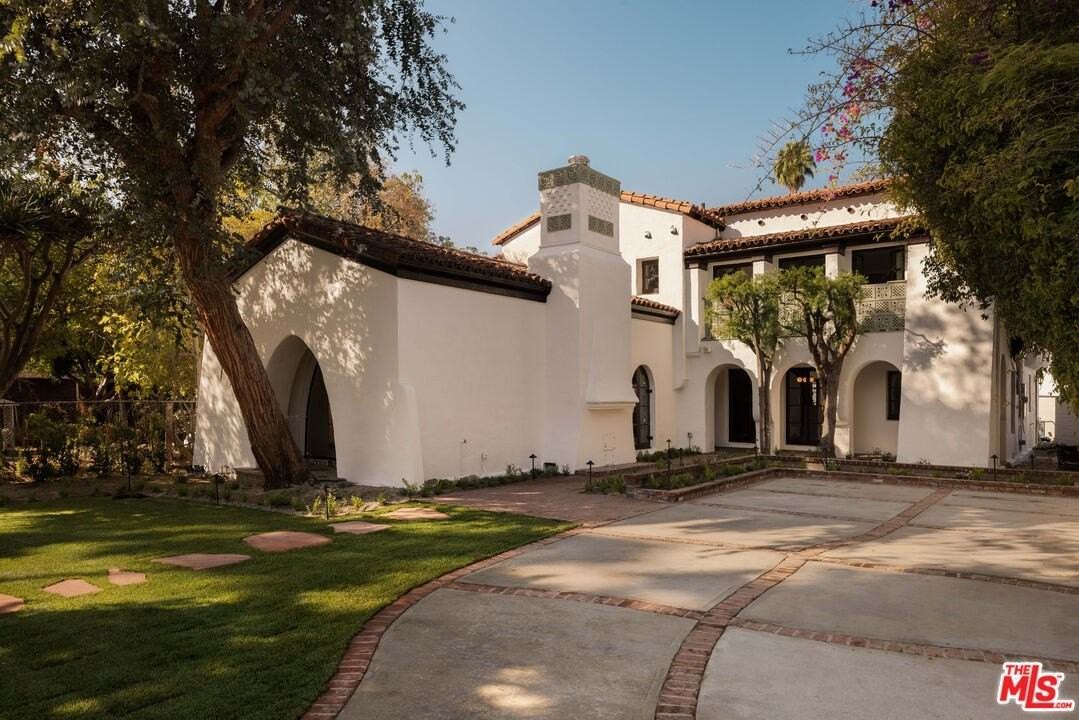 1641 N Ogden Dr - Photo 2 of 38