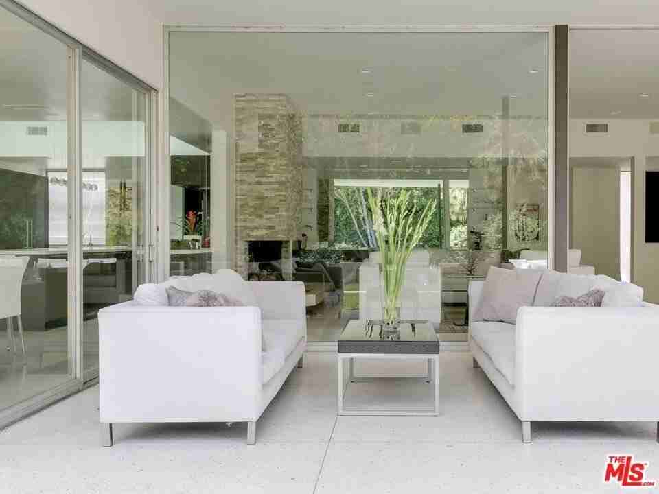 5470 Katherine Ave - Photo 4 of 24