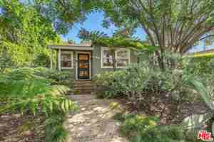 featured image of 3954 Redwood Ave