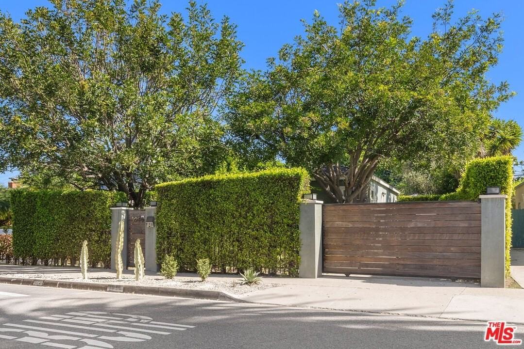 3954 Redwood Ave - Photo 2 of 17