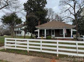 featured image of 1020 Richard St