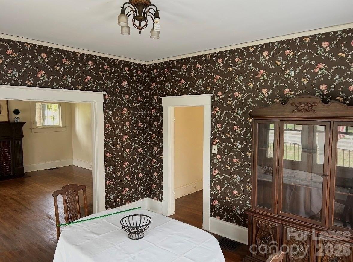 1020 Richard St - Photo 2 of 4