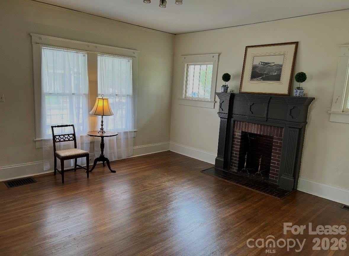 1020 Richard St - Photo 3 of 4