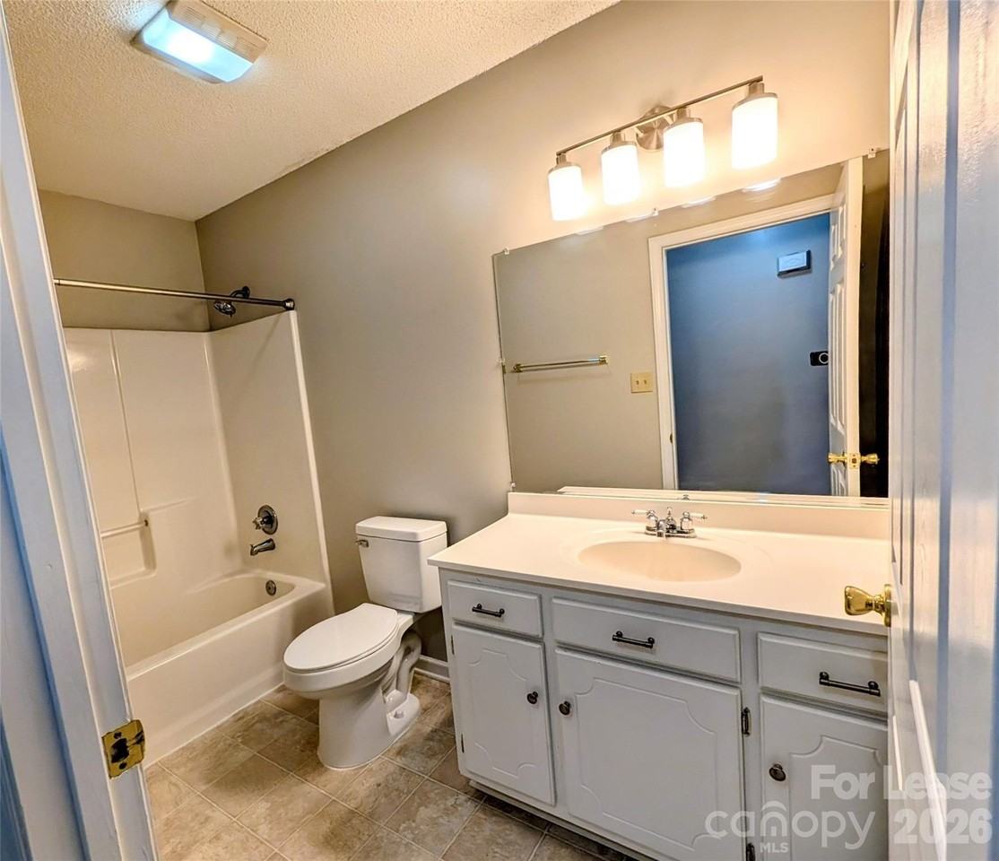 3664 Wyant Rd - Photo 7 of 11