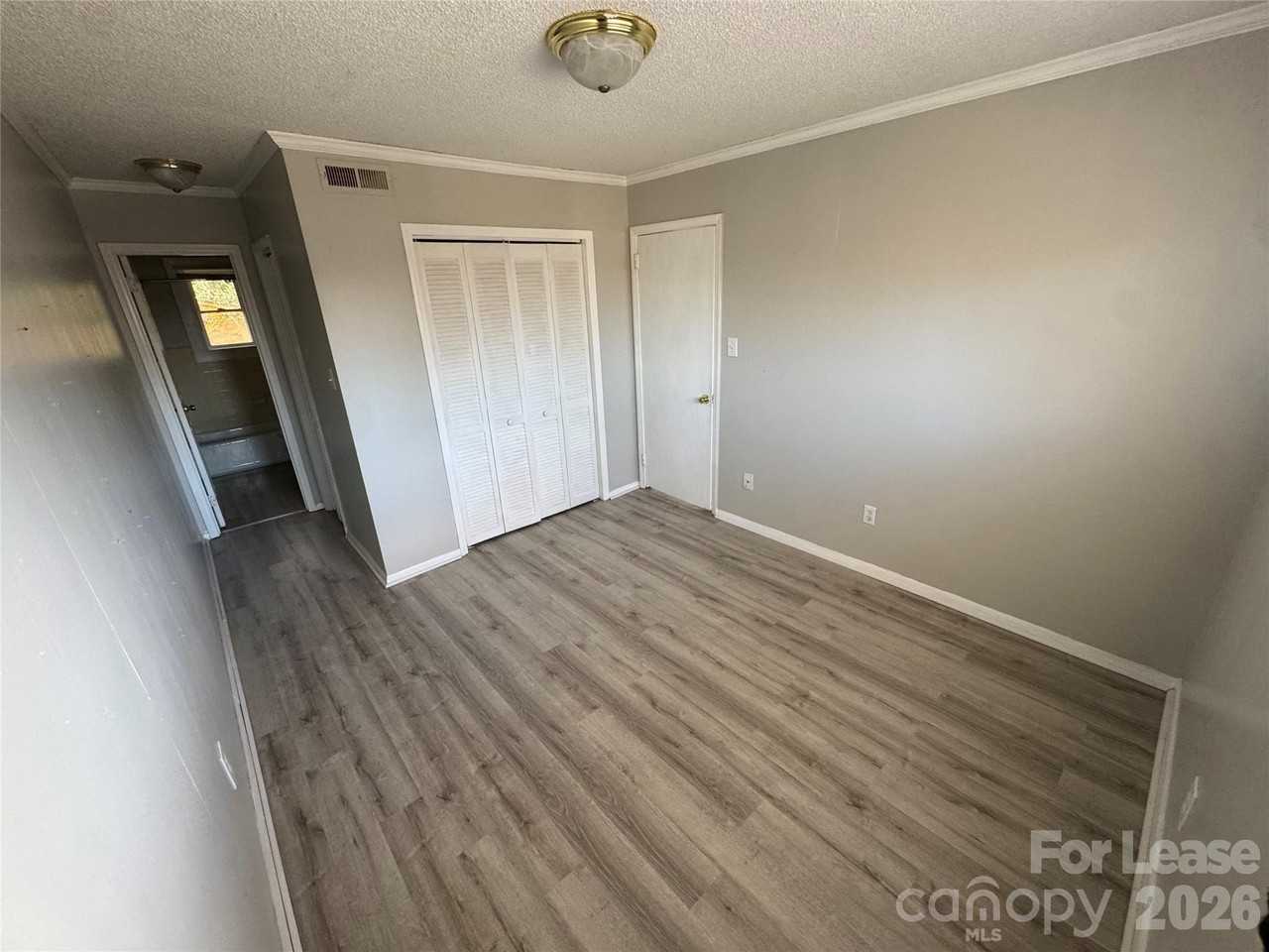 825 N Lee St Apt 205 - Photo 3 of 4