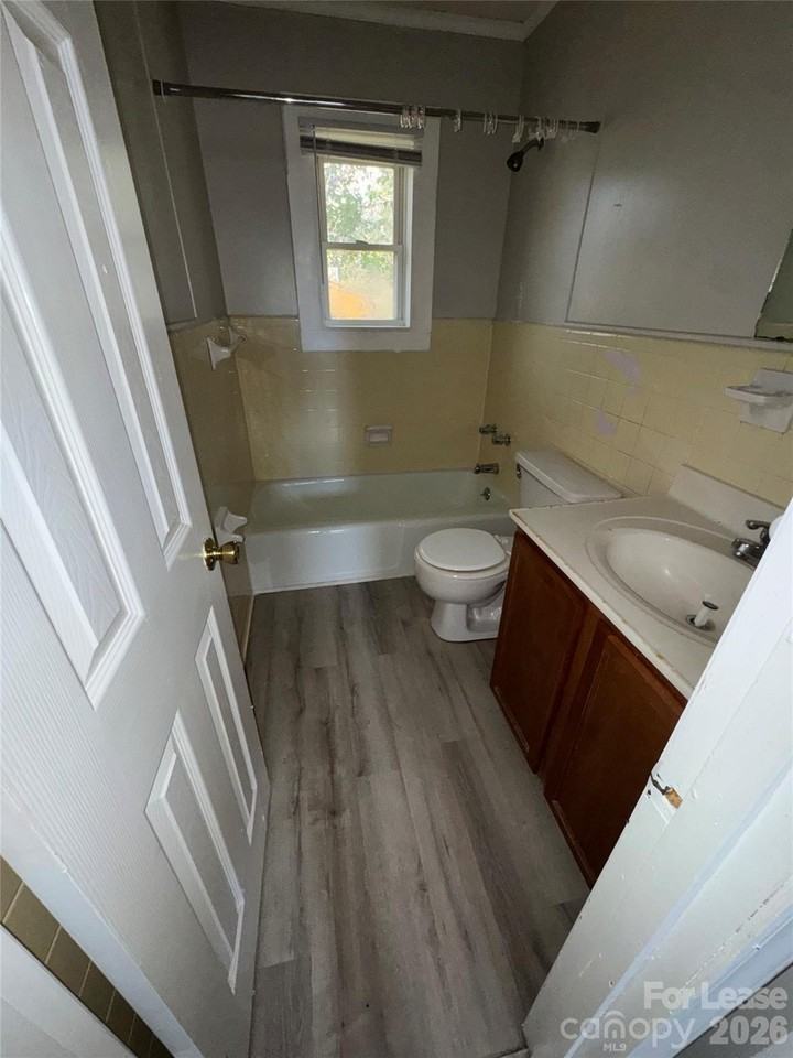 825 N Lee St Apt 205 - Photo 4 of 4