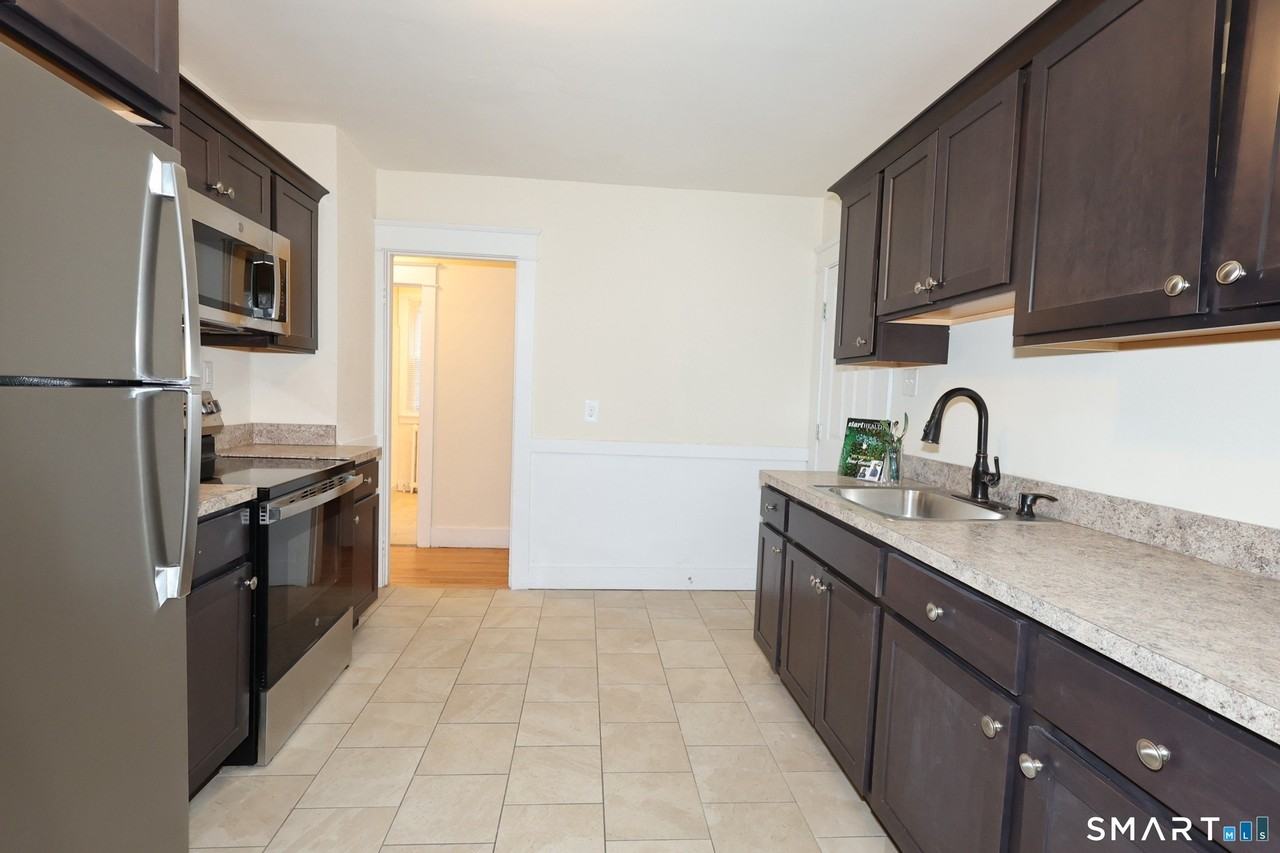 146 Division St #1 - Photo 4 of 27