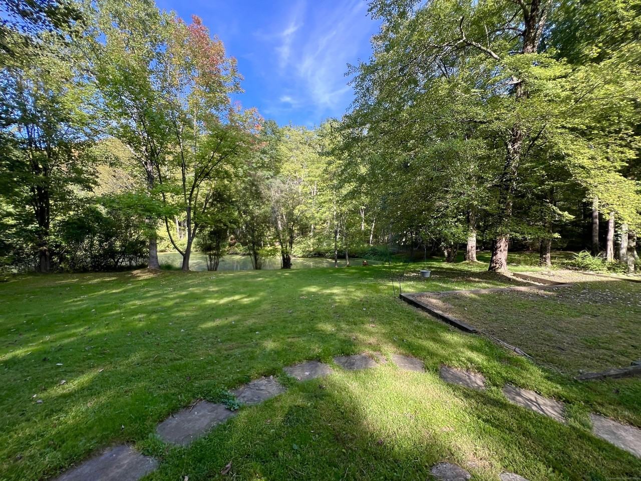 314 Erskine Rd - Photo 2 of 29