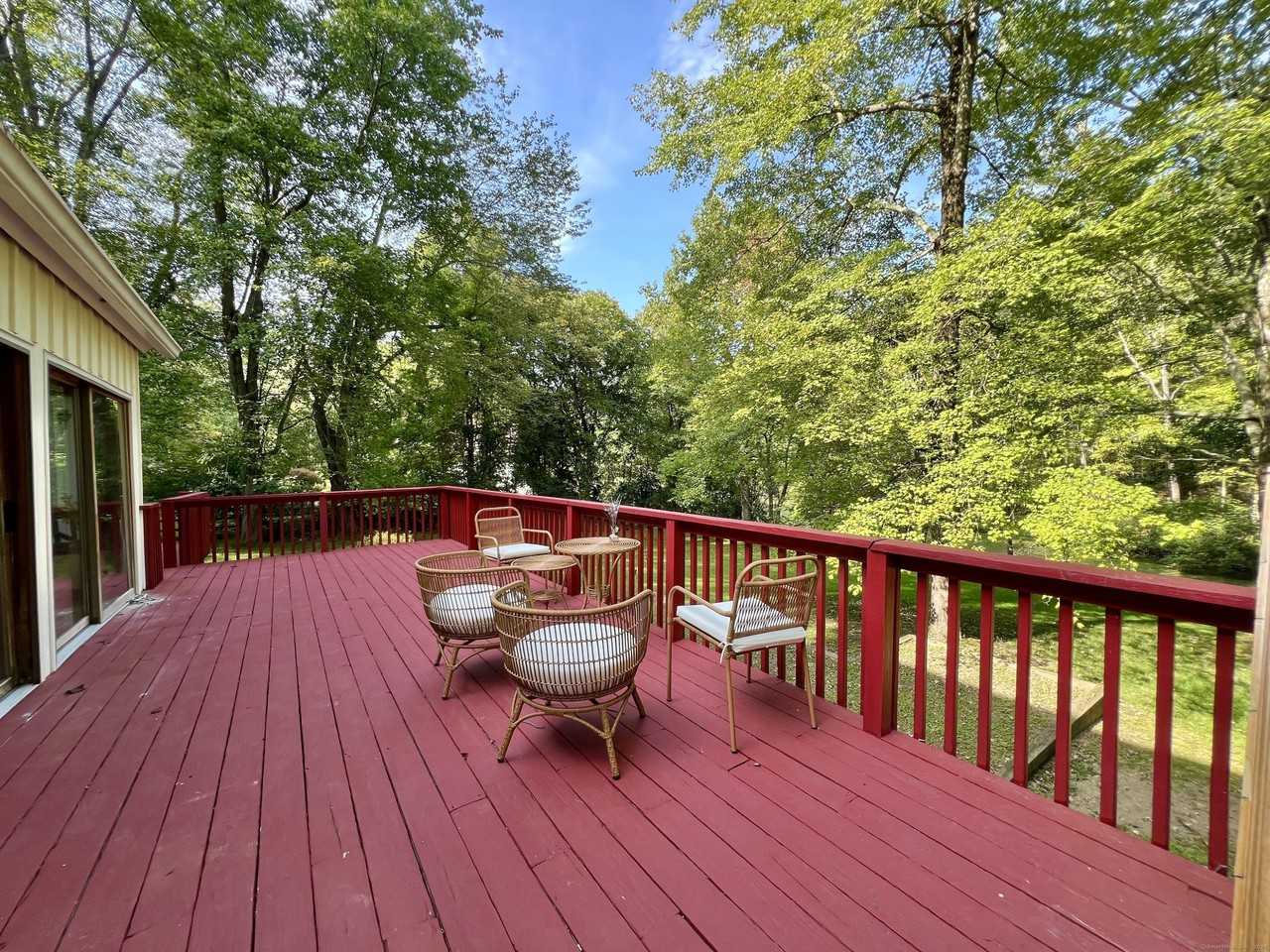 314 Erskine Rd - Photo 4 of 29