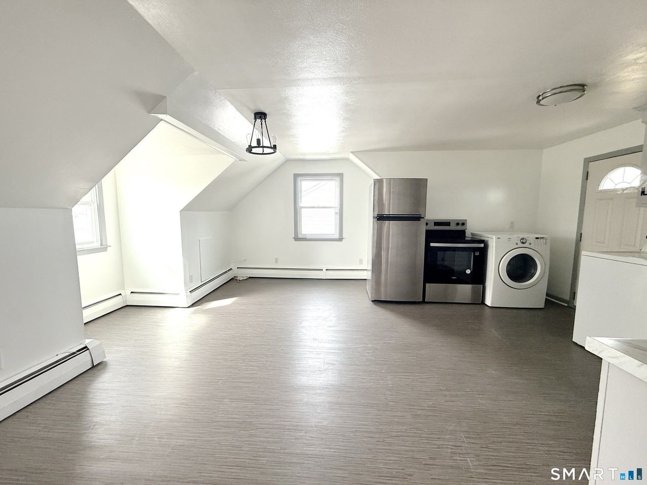 91 Enright St - Photo 4 of 8