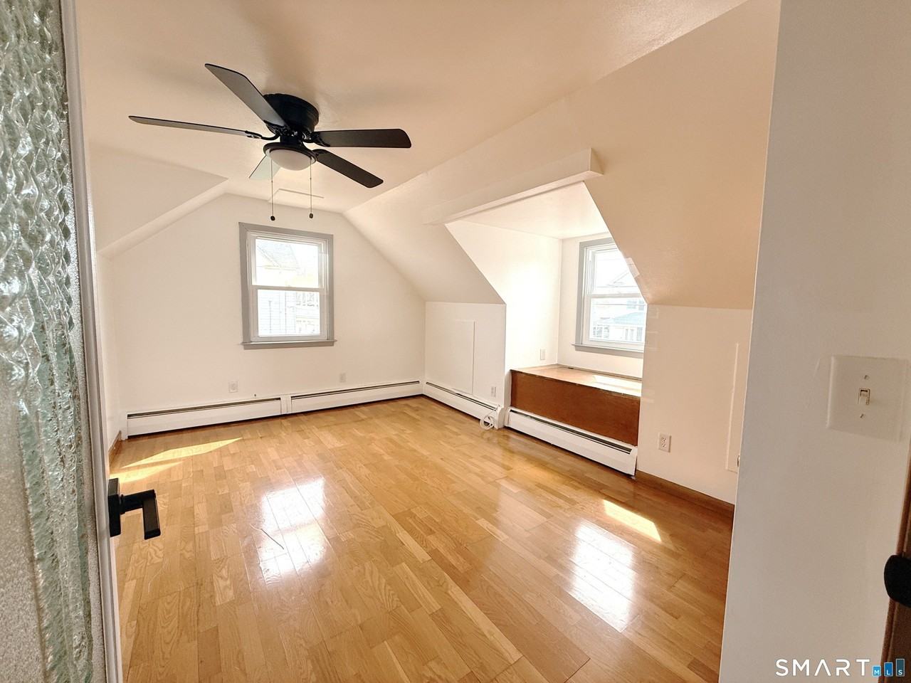 91 Enright St - Photo 6 of 8