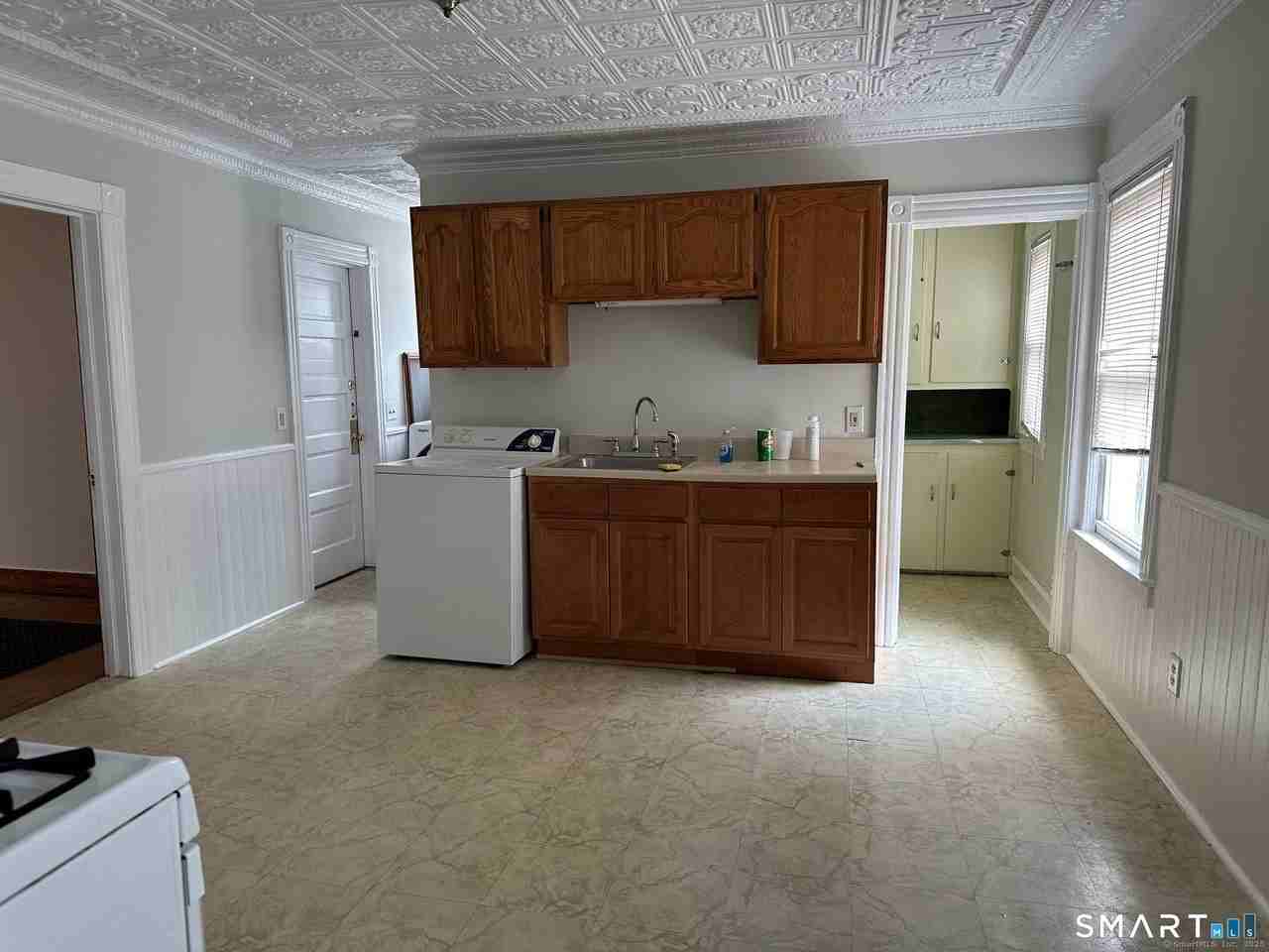 88 Woodbine St Unit 2 - Photo 5 of 12