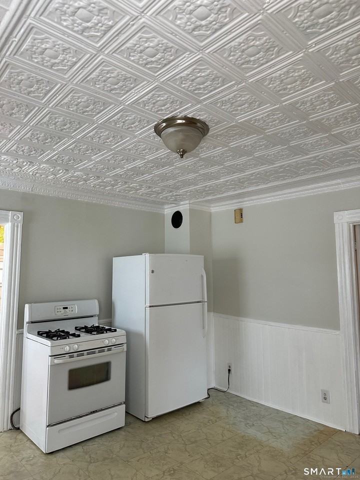 88 Woodbine St Unit 2 - Photo 6 of 12