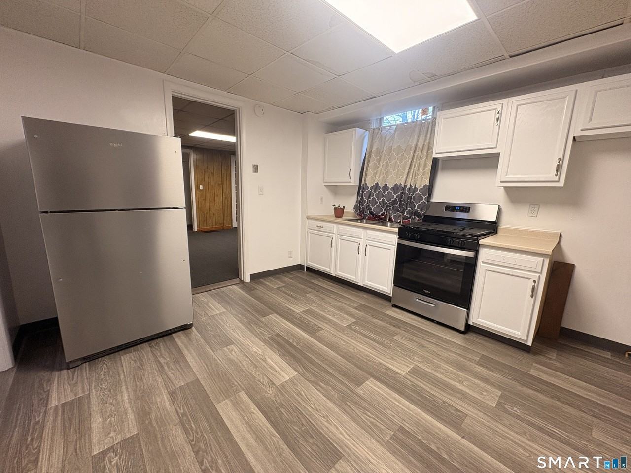 185 Grove St - Photo 3 of 12