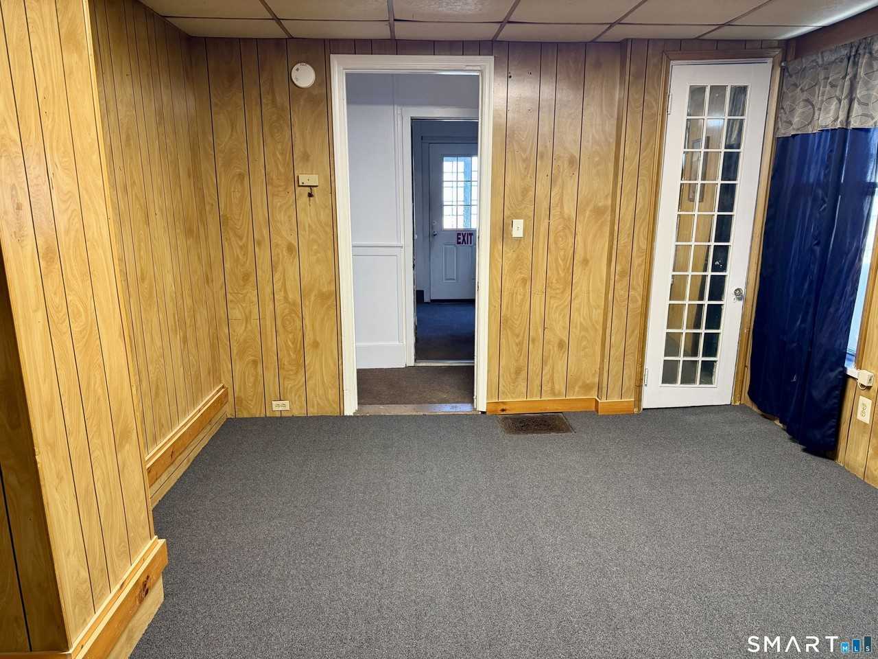 185 Grove St - Photo 5 of 12