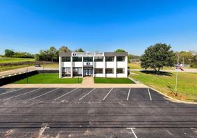 featured image of 926 Ross Clark Cir