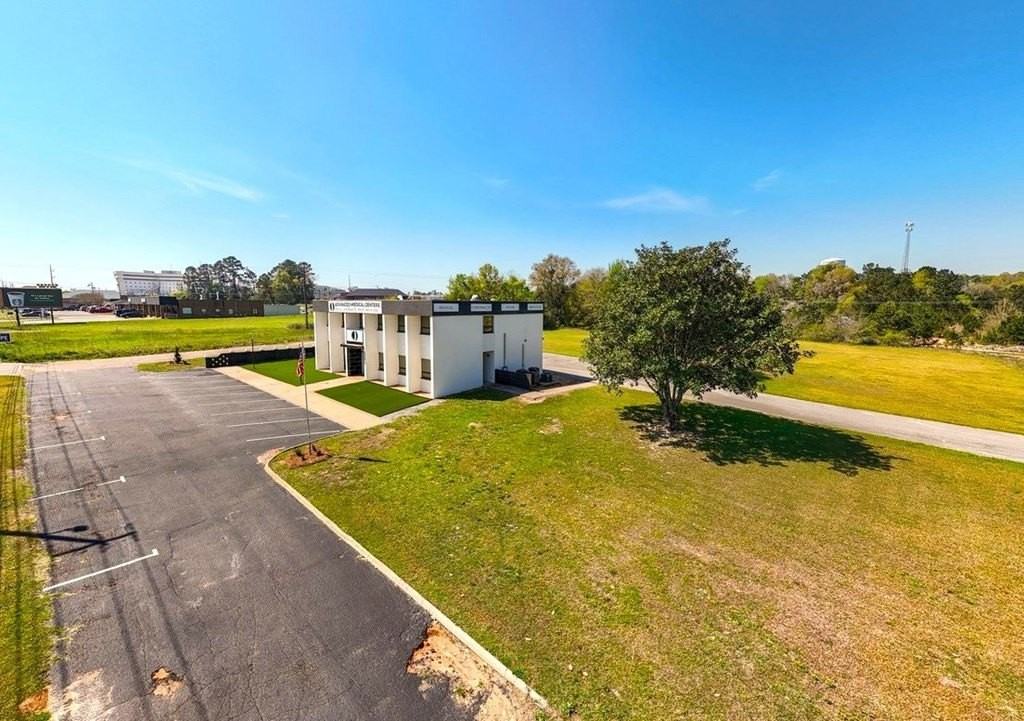 926 Ross Clark Cir - Photo 4 of 30