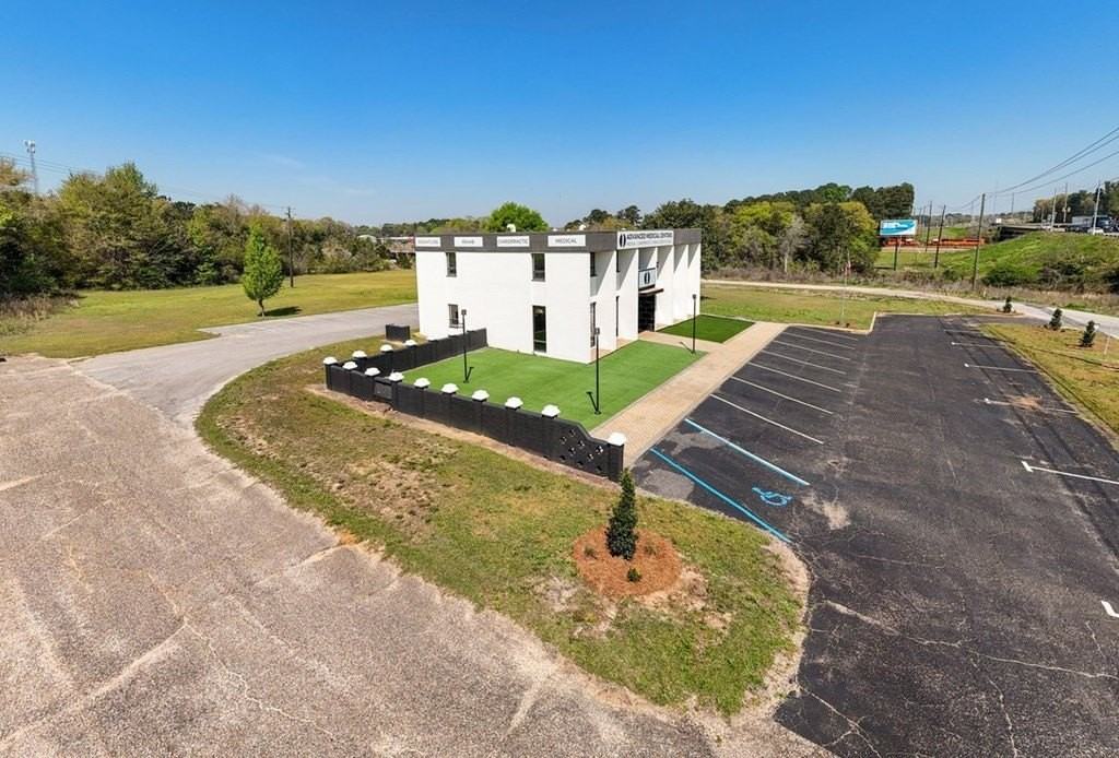 926 Ross Clark Cir - Photo 5 of 30