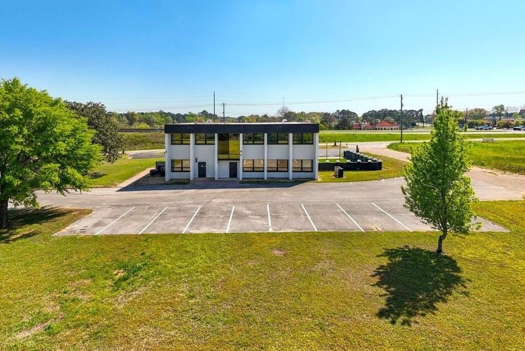 926 Ross Clark Cir - Photo 6 of 30