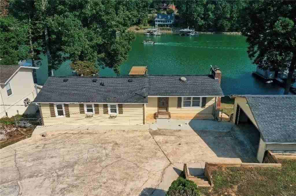 6163 Lake Lanier Heights Rd - Photo 2 of 26