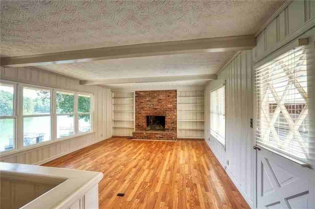 6163 Lake Lanier Heights Rd - Photo 5 of 26