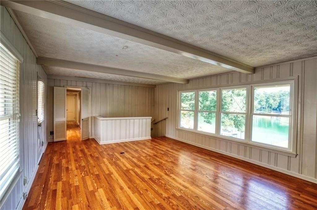 6163 Lake Lanier Heights Rd - Photo 6 of 26