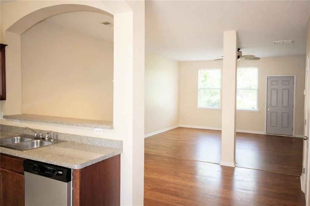 1402 Bayrose Cir #2B - Photo 2 of 15