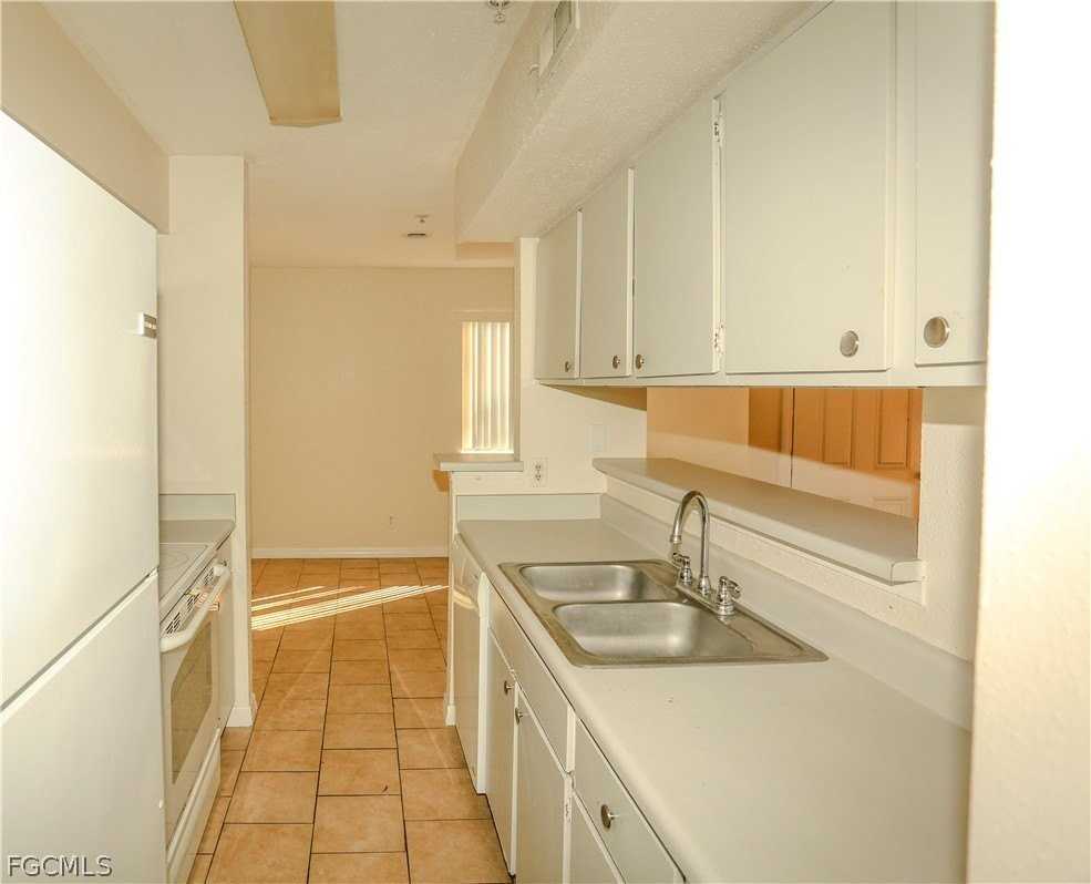 2835 Winkler Ave #216 - Photo 7 of 13