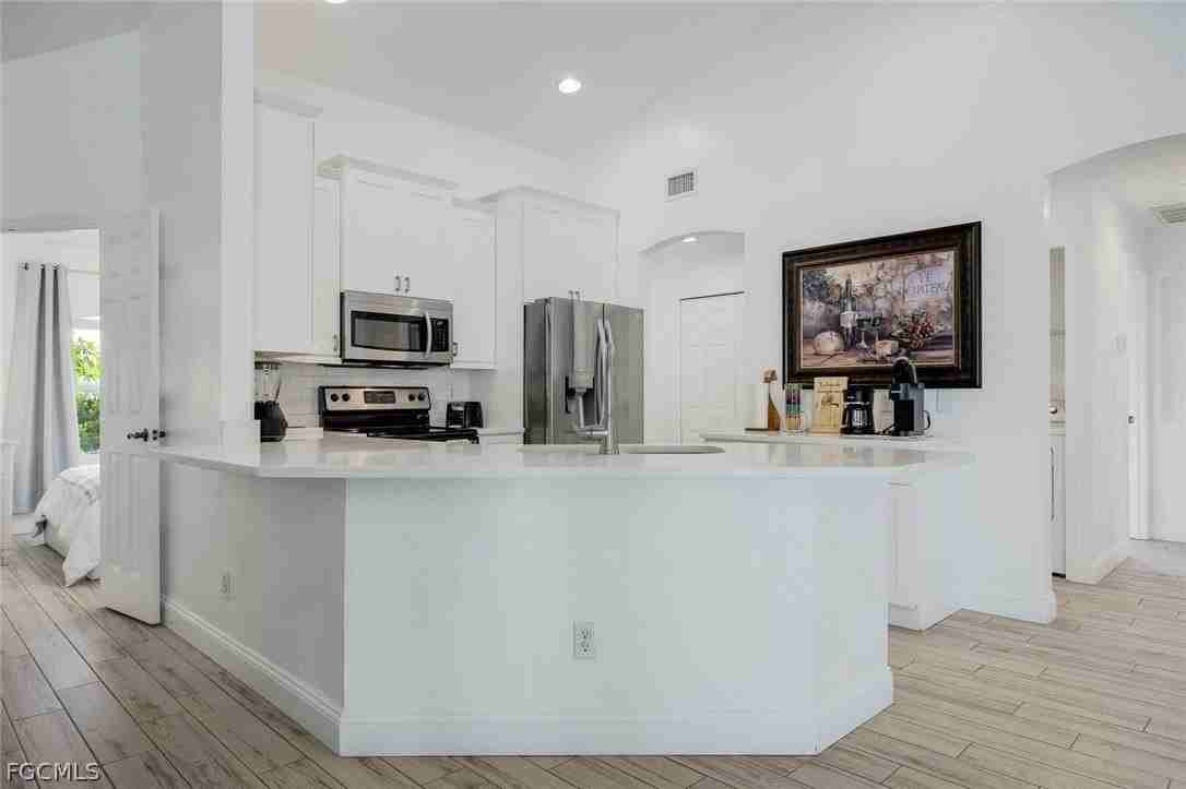 1724 Sw 31st Ln - Photo 5 of 26