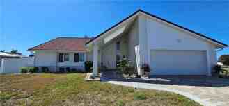 420 Se 15th Ter - Photo 1 of 1