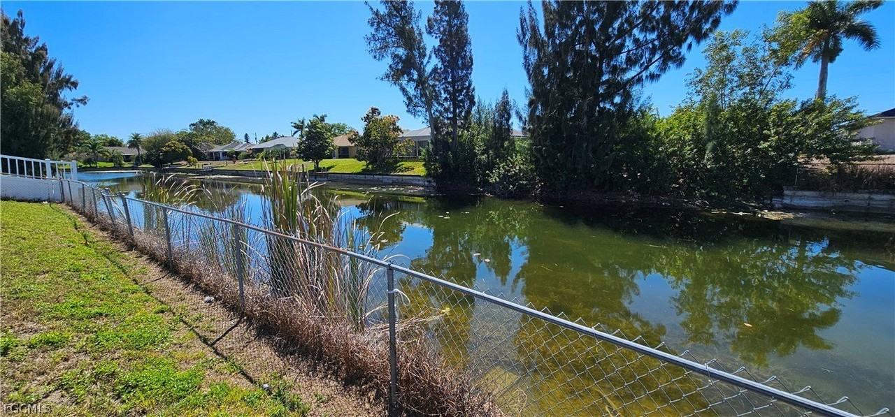 420 Se 15th Ter - Photo 2 of 50