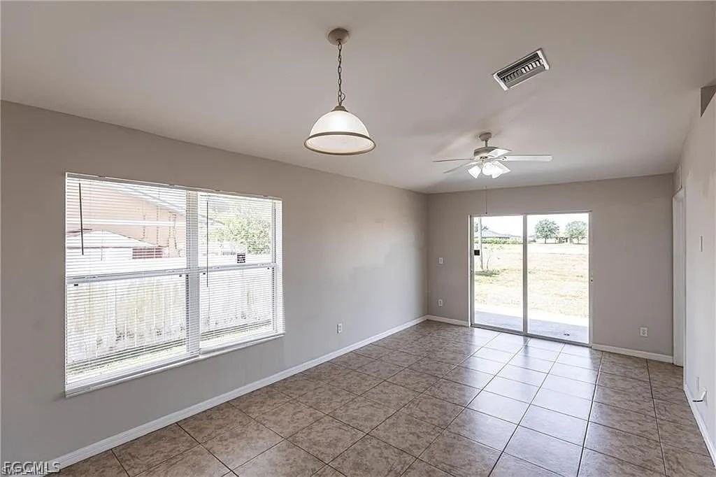 2130 Ne 8th Pl - Photo 5 of 26