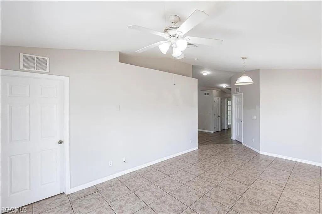 2130 Ne 8th Pl - Photo 6 of 26