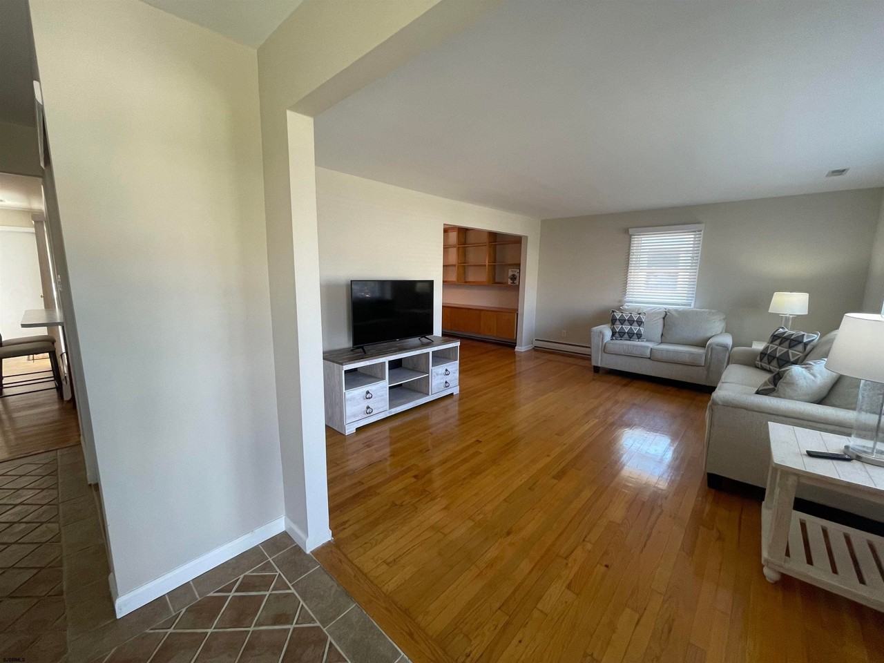 8104 Marshall Ave - Photo 3 of 20