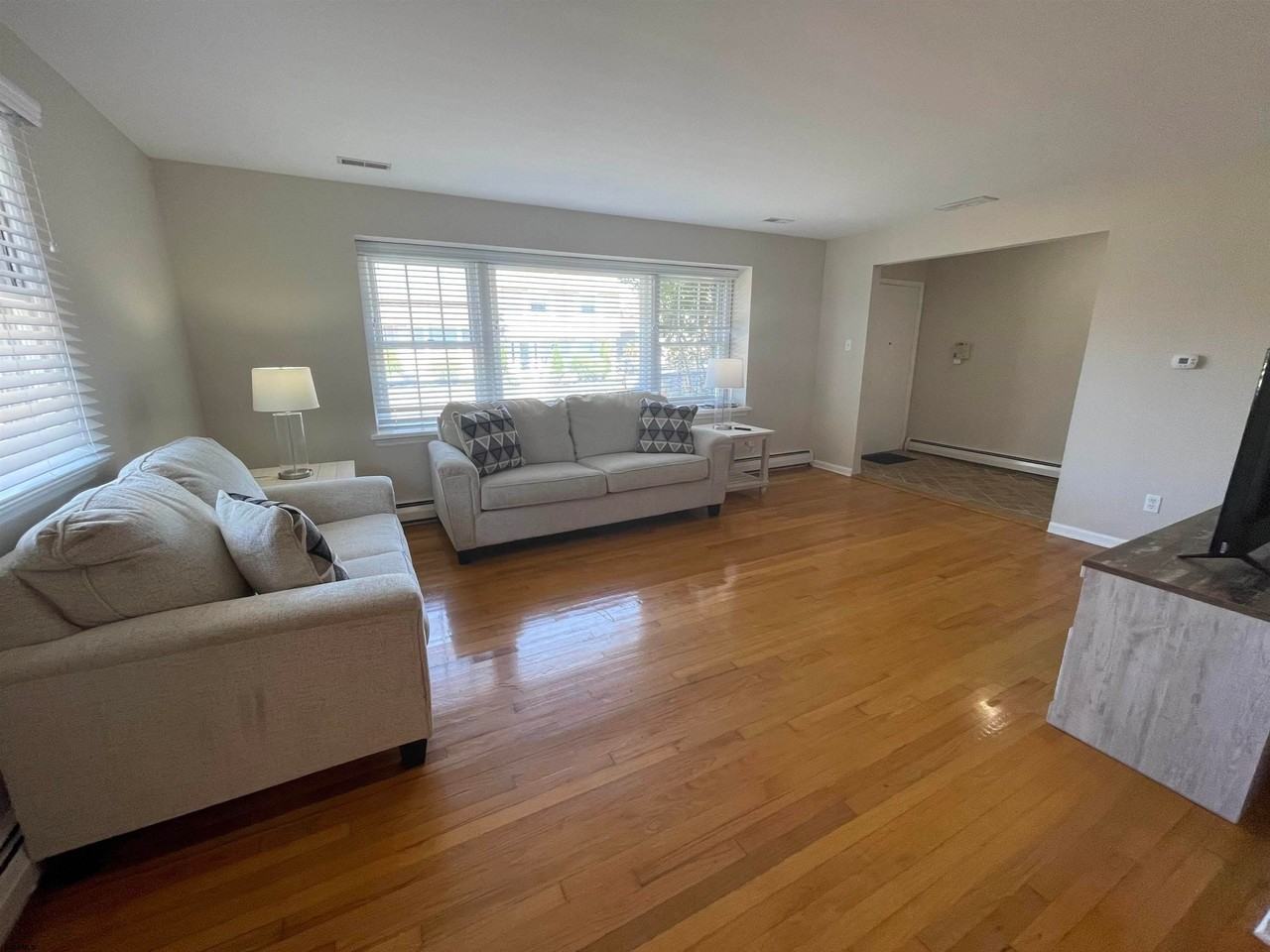 8104 Marshall Ave - Photo 5 of 20