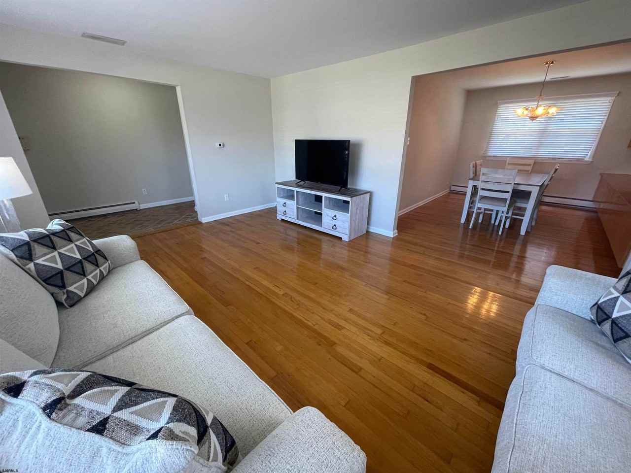 8104 Marshall Ave - Photo 6 of 20