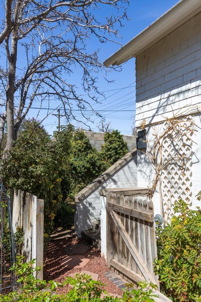 1119 Tijeras Ave Nw - Photo 4 of 23