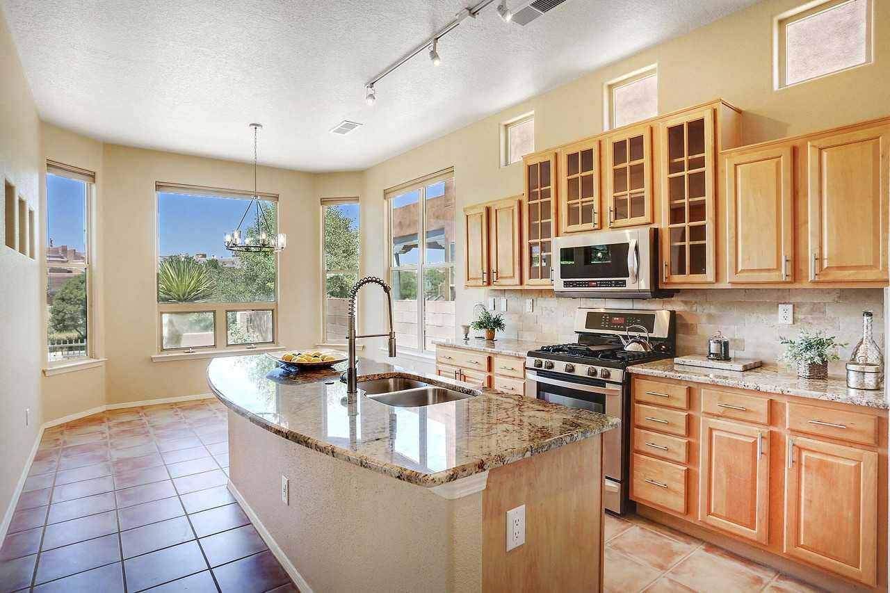 6215 Goldfield Pl Ne - Photo 6 of 31