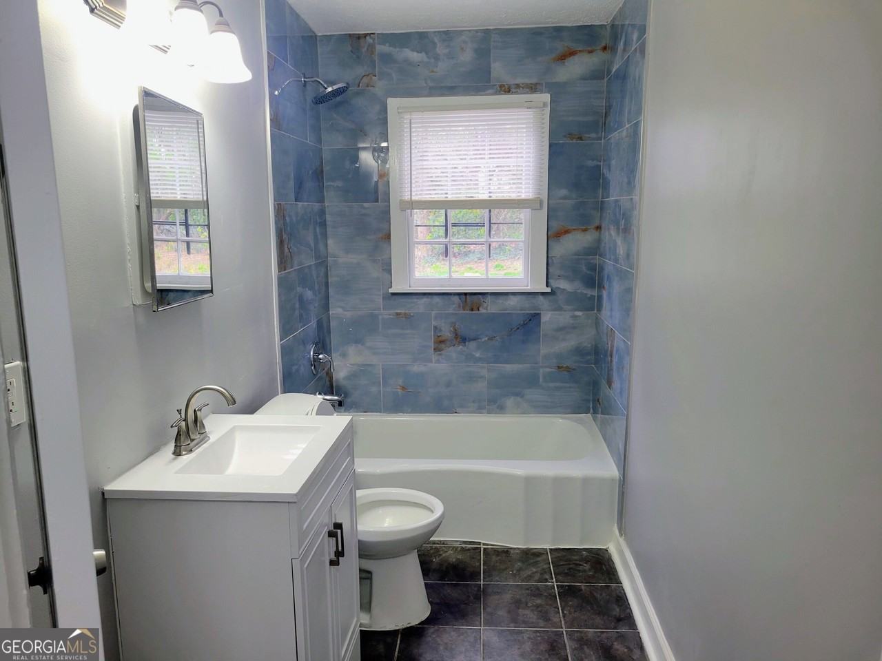 1361 Mcclelland Ave - Photo 5 of 10