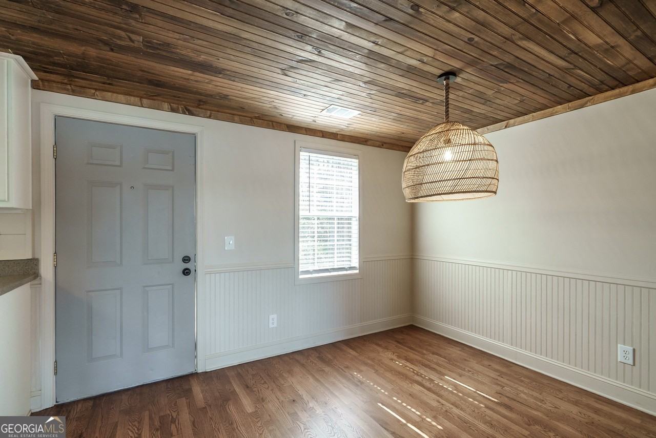 384 Arrowhead Trl Apt 2 - Photo 5 of 41