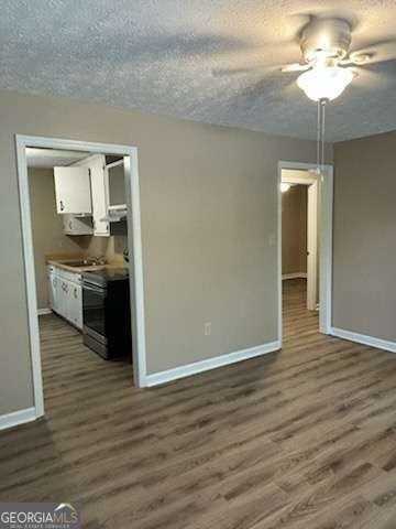 258 Magnolia St - Photo 2 of 9