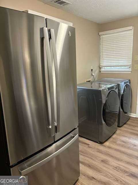 258 Magnolia St - Photo 3 of 9