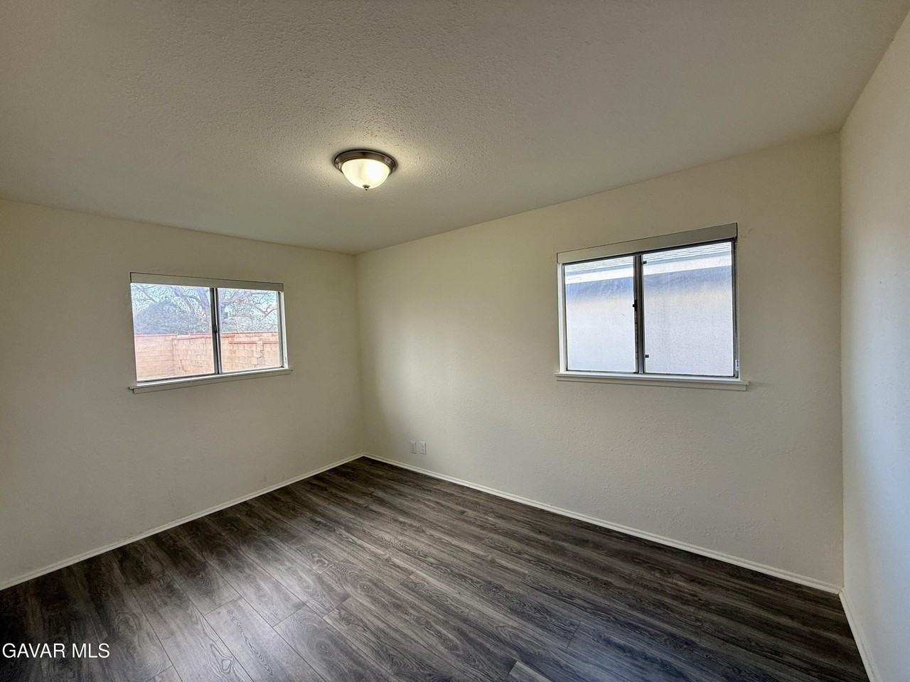 44411 Kingtree Ave - Photo 6 of 8