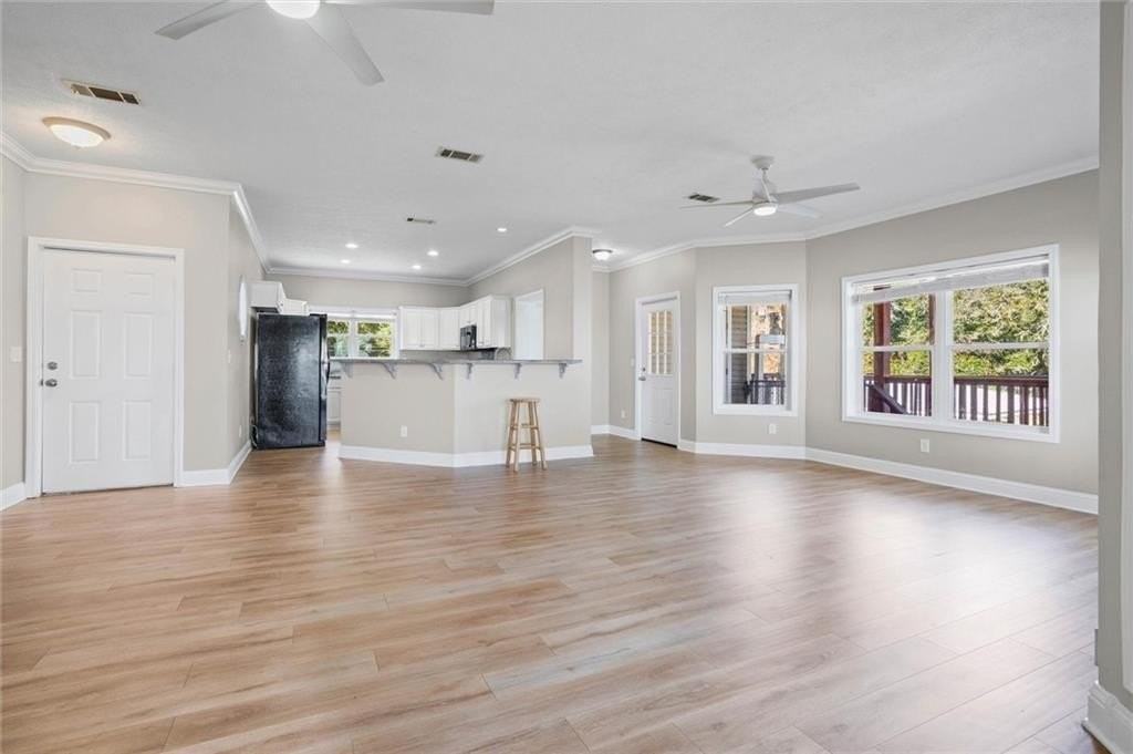 3917 Bay Front Rd - Photo 4 of 23