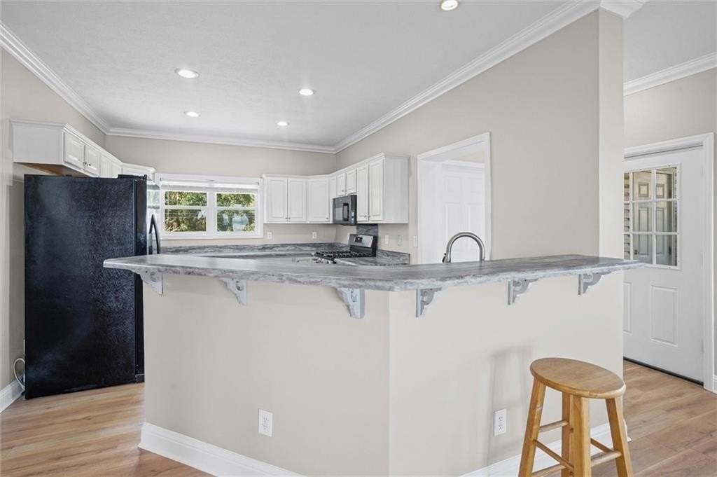 3917 Bay Front Rd - Photo 5 of 23