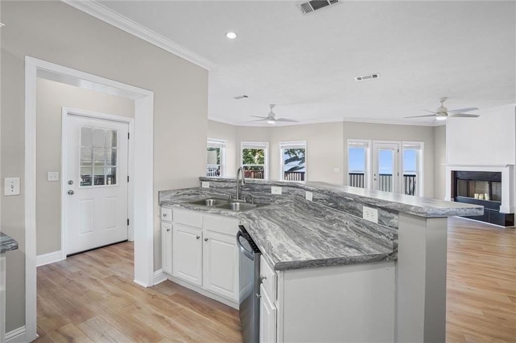 3917 Bay Front Rd - Photo 7 of 23